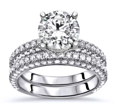 Christine Style Engagement Ring With a Round Hidden Halo